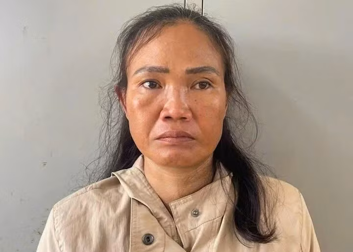 “Nữ quái” sa lưới sau hơn 5 năm lẩn trốn sang Lào “Nu quai” sa luoi sau hon 5 nam lan tron sang Lao