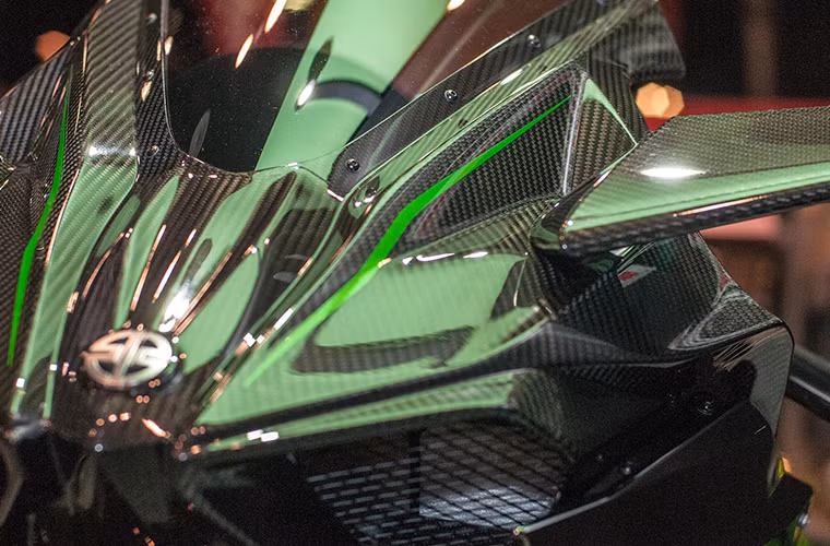 Ninja H2R được trang bị các công nghệ hỗ trợ tiên tiến như kiểm soát độ bám đường KTRC...