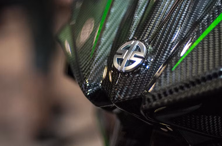 Kawasaki Ninja H2R là mẫu superbike đang thu hút sự quan tâm của giới ham mê tốc độ ở thời điểm hiện tại.