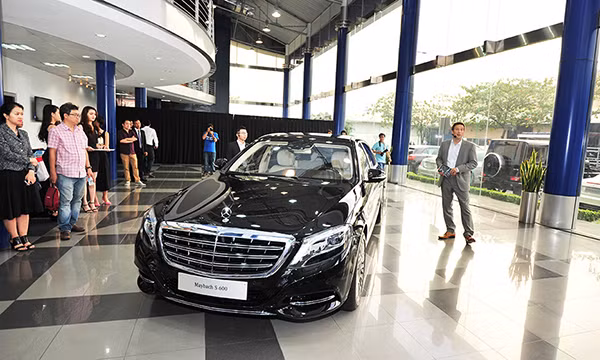 Mercedes-Maybach S600, một trong 4 tân binh vừa ra mắt chiều qua (28/01)