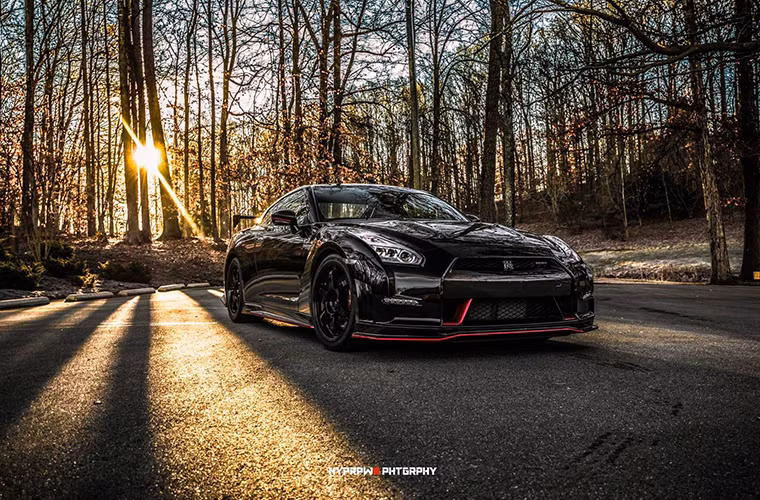 Được gọi là "một chiếc GT-R toàn diện", GT-R Nismo 2015 có công suất cực đại tăng hơn 55 mã lực và mô-men xoắn tăng thêm khoảng 50Nm so với chiếc GT-R tiêu chuẩn vốn đã có những thông số khủng.