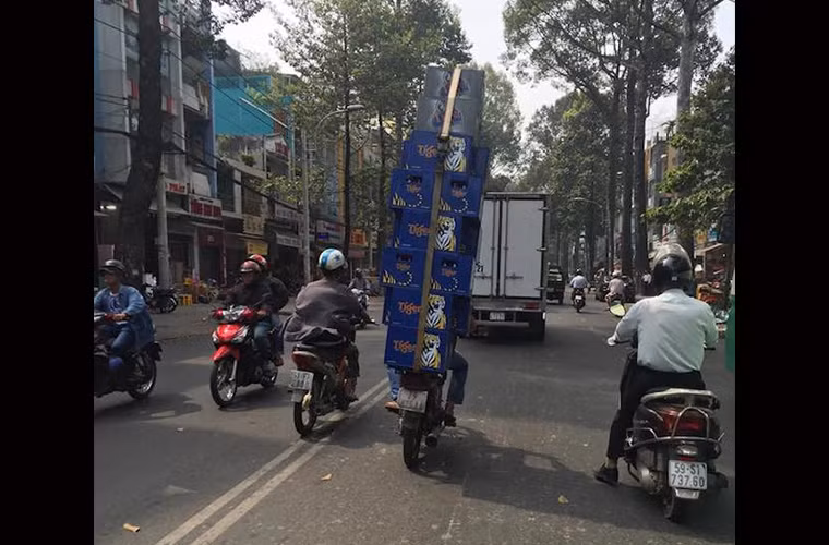 Có lẽ đây là người phá kỷ lục chở hàng tại Việt Nam cho tới thời điểm này