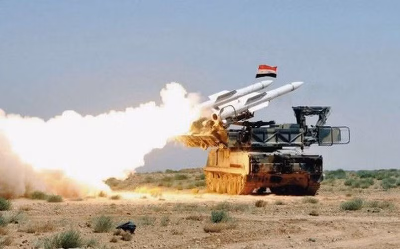 So với các hệ thống Buk trước kia, Buk-M2E đã mạnh hơn nhiều, đặc biệt về radar và tên lửa. Điều đó càng làm tăng tính “sát thủ” cho một trong những tổ hợp phòng không tầm trung hàng đầu thế giới.