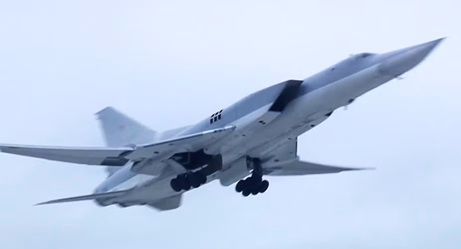 Có tất cả 9 chiếc Tu-22M0 giai đoạn tiền sản xuất được chế tạo. Tiếp theo là 9 chiếc Tu-22M1 (Backfire A) sản xuất năm 1971 và 1972.