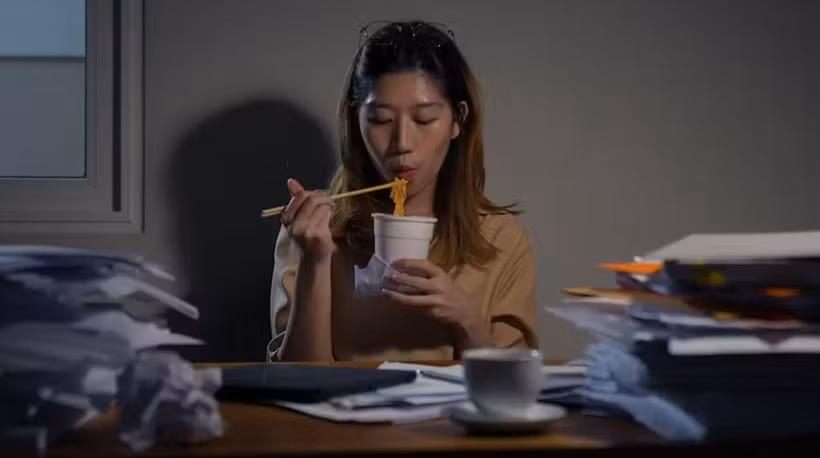 Ăn trước khi đi ngủ: Lợi ít, hại đủ đường - Hình 3 An truoc khi di ngu: Loi it, hai du duong-Hinh-3