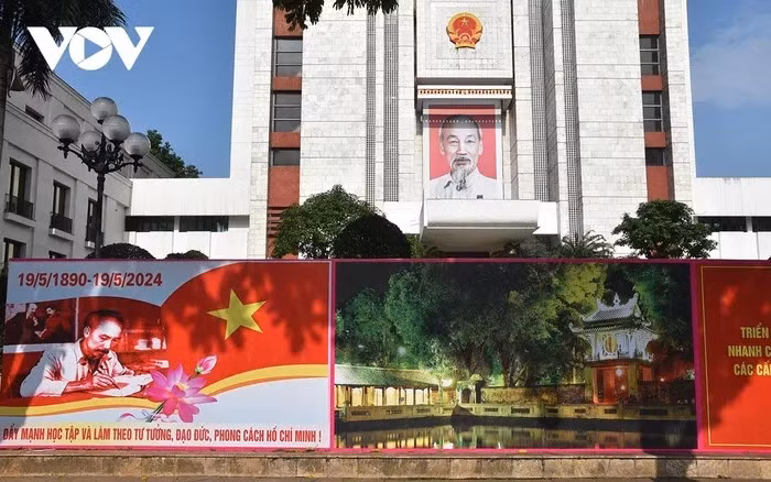 Ha Noi trang hoang co hoa ruc ro ky niem 134 nam ngay sinh Bac Ho-Hinh-8