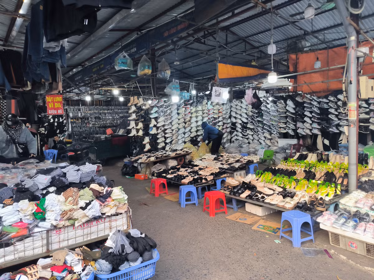 Vì sao chợ truyền thống ế ẩm cận Tết? - Hình 3 Vi sao cho truyen thong e am can Tet?-Hinh-3
