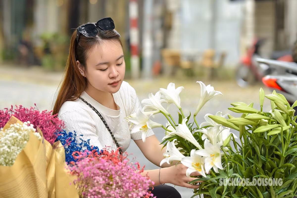 Ngỡ ngàng màu trắng tinh khôi của hoa loa kèn tháng 4 - Hình 9 Ngo ngang mau trang tinh khoi cua hoa loa ken thang 4-Hinh-9