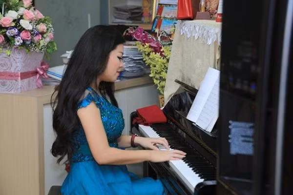Nữ ca sĩ Anh Thơ: cát-sê cả trăm triệu/show diễn - Hình 6 Nu ca si Anh Tho: cat-se ca tram trieu/show dien-Hinh-6