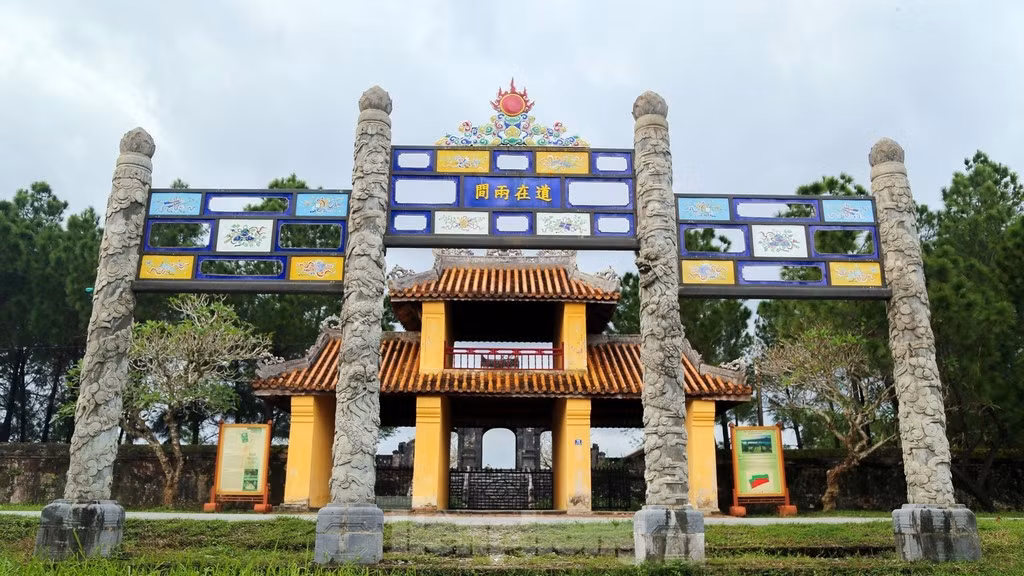 Từ khi thành lập tới nay, Văn Thánh Huế đã trải qua nhiều lần tu sửa, xây dựng thêm các công trình phụ... vào các năm 1818, 1822, 1895 và 1903.