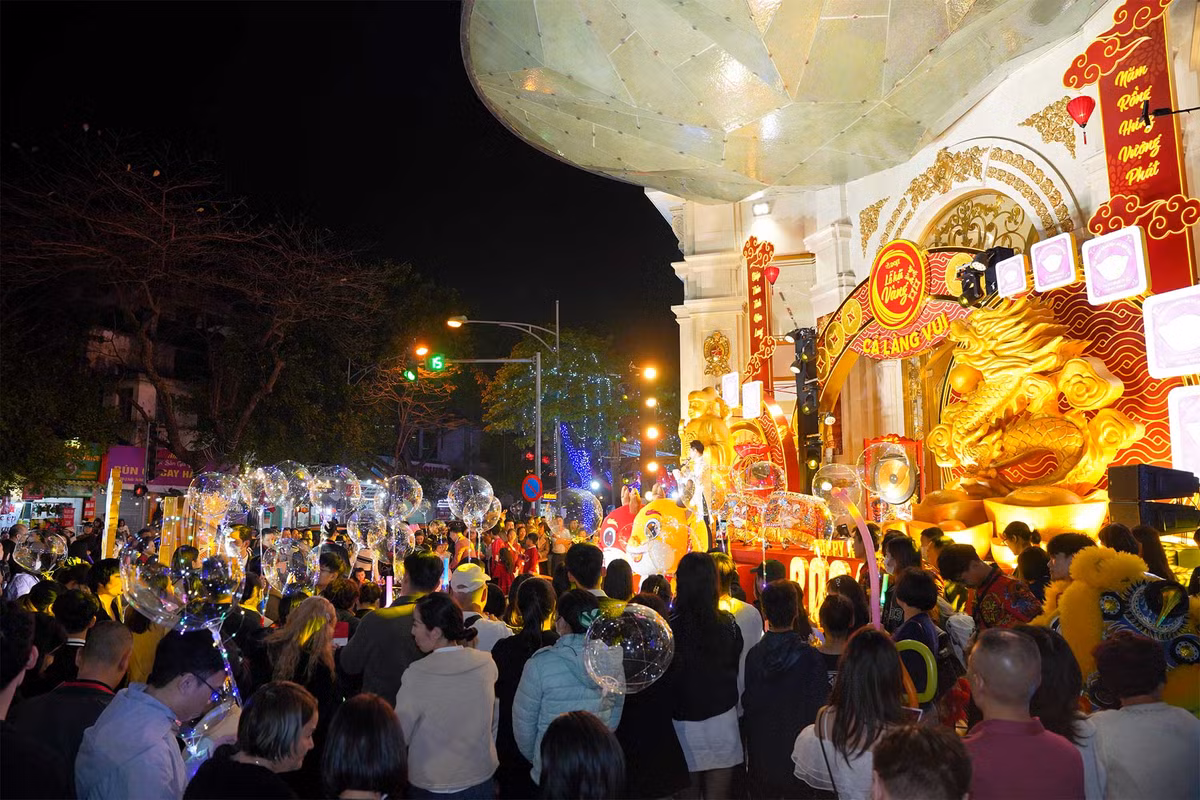 Sức mua kém mọi năm, doanh nghiệp vàng vẫn lãi ngày Vía thần tài - Hình 2 Suc mua kem moi nam, doanh nghiep vang van lai ngay Via than tai-Hinh-2