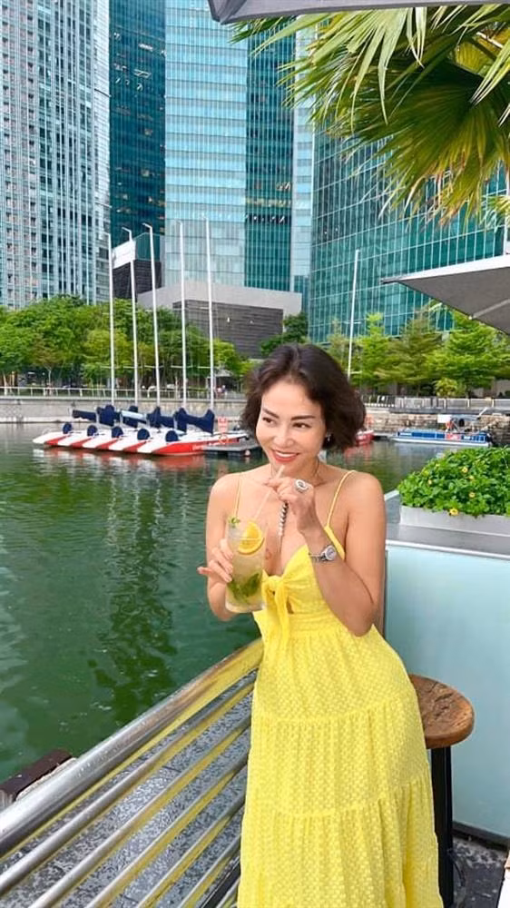 My nhan Thu Minh vien man cung chong nhu the nao o Singapore?-Hinh-7
