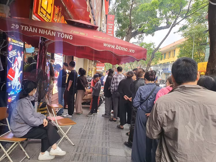 Lo dien nguoi ban 100 luong vang mieng chot loi-Hinh-2