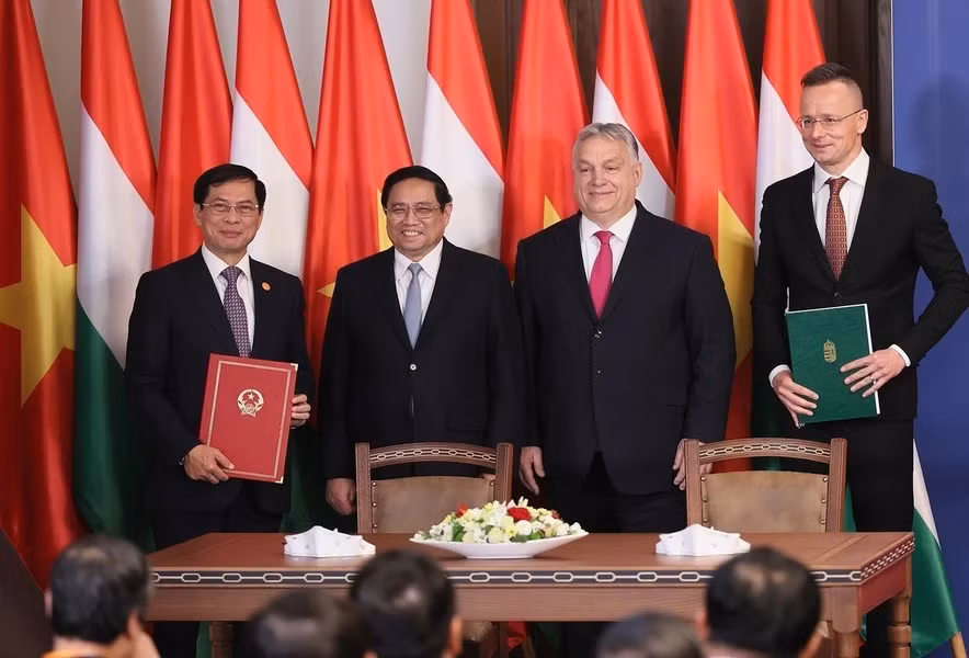 Thu tuong Pham Minh Chinh hoi dam voi Thu tuong Hungary Viktor Orban-Hinh-12