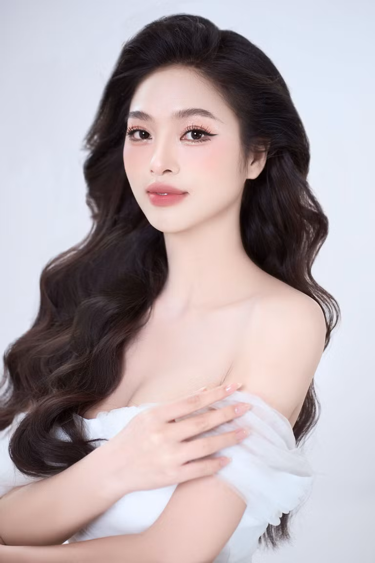 VĐV bóng chuyền đăng quang Hoa hậu Hà Nội xinh đẹp thế nào? - Hình 6 VDV bong chuyen dang quang Hoa hau Ha Noi xinh dep the nao?-Hinh-6