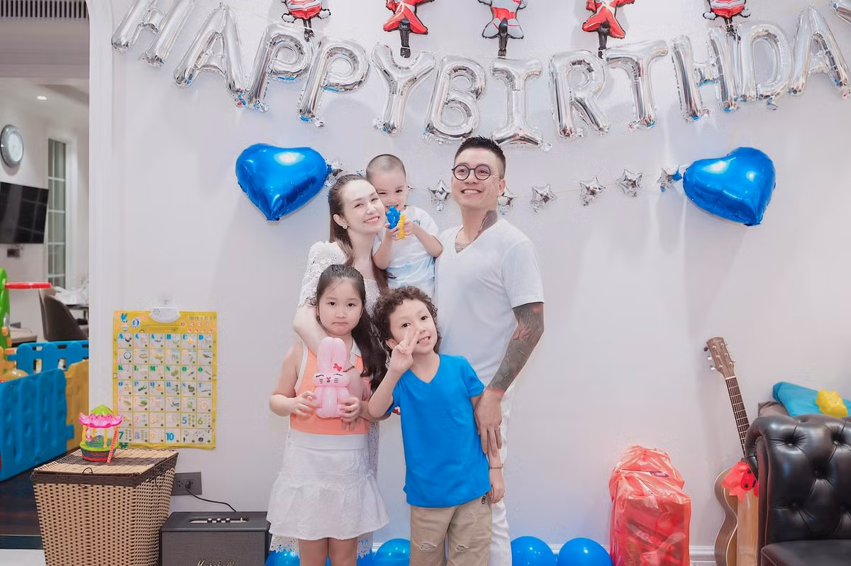 Tuan Hung va Huong Baby: 10 nam hon nhan-Hinh-10