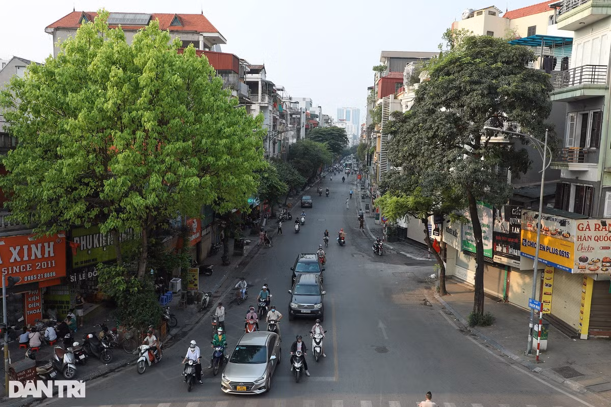 Phố Bạch Mai lúc 8h30.