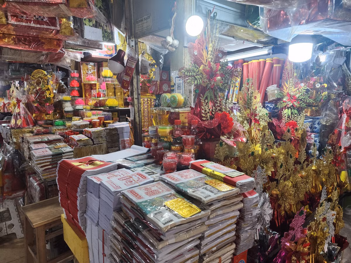 Chợ vàng mã vắng bóng siêu xe, biệt thự dịp cận Tết - Hình 5 Cho vang ma vang bong sieu xe, biet thu dip can Tet-Hinh-5