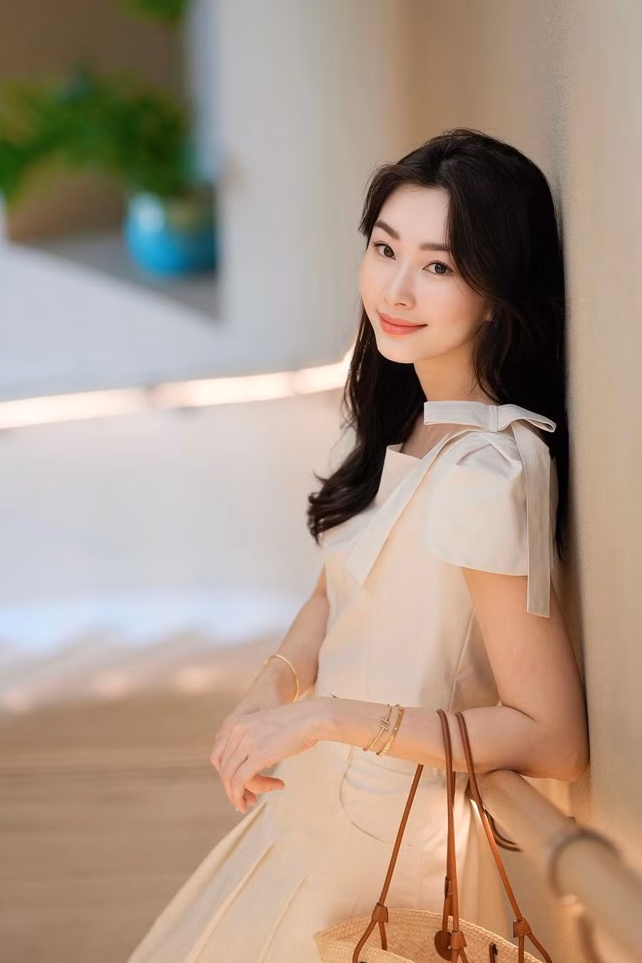 HH Dang Thu Thao roi Showbiz, yen vui voi chong dai gia-Hinh-3