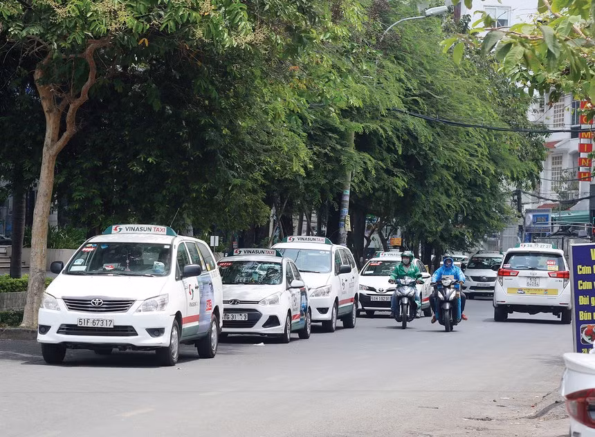 Bi 4 cong ty mao danh Vinasun Taxi kinh doanh lo lai sao?-Hinh-2
