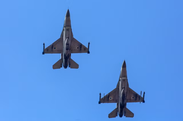 Và trên chiến trường trực tiếp, chỉ có Syria dám đối đầu với Israel; nếu không có sự “chống lưng” của Mỹ đằng sau Israel, chưa biết ai sẽ là “ông chủ” thực sự của khu vực Trung Đông.