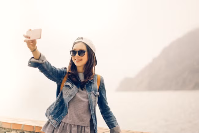 Trong xã hội công nghệ thông tin hiện nay, cứ mỗi hai phút chúng ta lại chụp số ảnh nhiều hơn số ảnh được chụp trong toàn bộ thế kỷ 19. (Nguồn Viralnova)