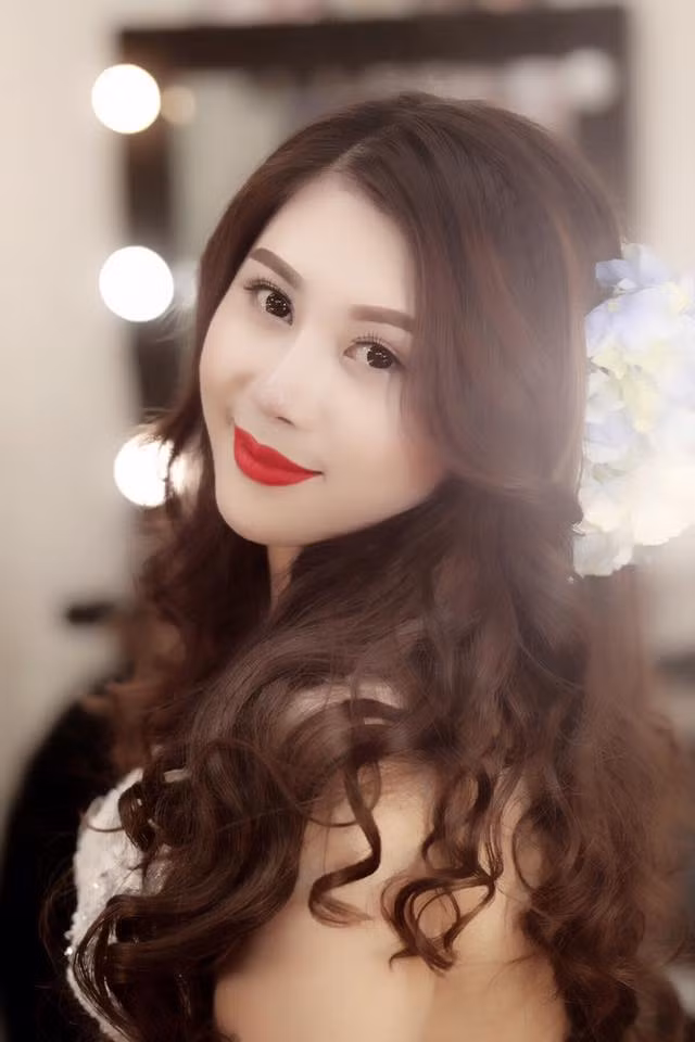 Cùng ngắm bà mẹ 9X xinh đẹp rạng ngời sau khi giảm cân thành công.