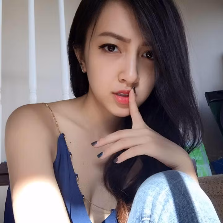 Hiện trang cá nhân của Jessie Luong đã sở hữu hơn 10 nghìn người theo dõi, Instagram của cô nàng cũng có gần 20 nghìn người follow. Nhiều người hâm mộ nhận xét, Jessie Luong có khuôn mặt rất Tây, các đường nét hài hòa, mềm mại và rất nữ tính.