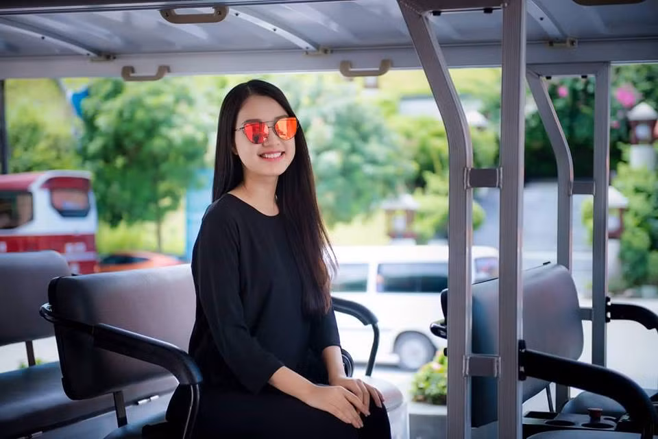 Được biết, ngoài đời Ngọc Trân là một cô nữ sinh chăm ngoan và có thành tích học tập tốt. Ngọc Trân từng là học sinh giỏi 12 năm liền, học sinh giỏi Văn cấp tỉnh, giải Nhì Hội thi Bí thư Chi đoàn giỏi cấp Thành phố, Hoa khôi Quốc học Huế. Cô cũng đạt giải cao trong cuộc thi Người đẹp du lịch Huế 2015 và là người từng xuất hiện trong video quảng bá du lịch Việt Nam "Welcome to Vietnam" của Bộ Ngoại giao năm vừa rồi.