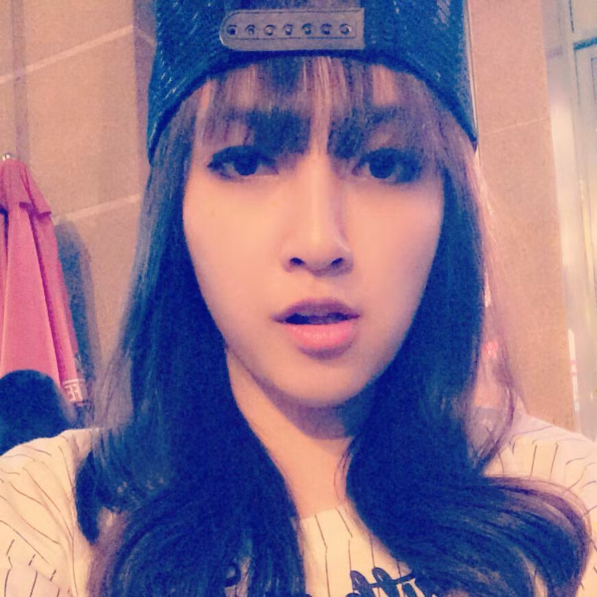 Ở bức ảnh này gương mặt của Jessie Luong khá giống hot girl Khả Ngân.