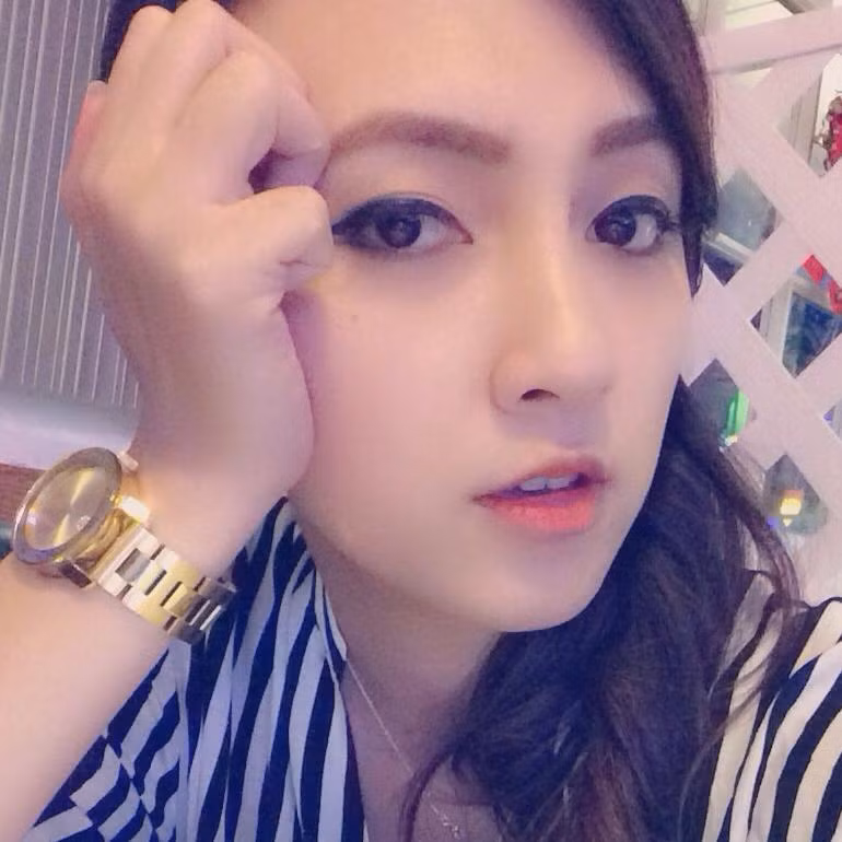 Qua cách cập nhật cuộc sống trên mạng xã hội, mọi người cũng có thể đoán đoạn cuộc sống bên trời Tây của Jessie Luong vô cùng an nhàn, sung sướng, check in ở những nơi sang trọng.