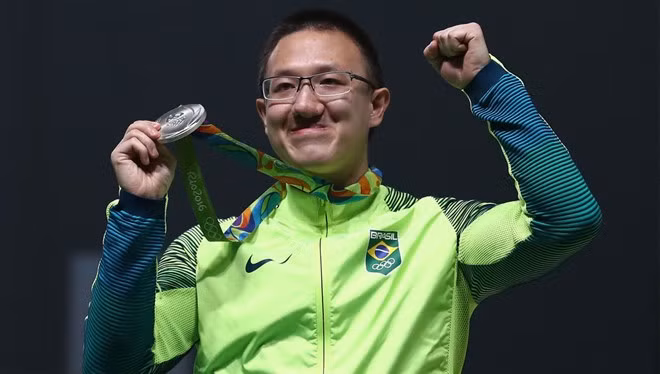 Nhờ những hành động, thái độ này mà Felipe Almeida dù chỉ giành huy chương bạc nhưng vẫn nhận được rất nhiều lời khen ngợi, đánh giá cao của khán giả, người yêu thể thao trong và ngoài nước. Tất nhiên, thành tích giành huy chương bạc của Felipe Almeida cũng hoàn toàn không phải là thấp. Xạ thủ này cho biết anh hài lòng với thành tích này của mình và hy vọng tấm huy chương trong ngày đầu Olympic Rio 2016 diễn ra sẽ tiếp tục truyền cảm hứng cho các đồng đội khác.