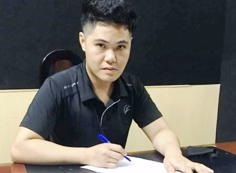 Sau cùng, được sự động viên của công an, gia đình, ngày 28/3/2020 Thắng đã chủ động ra đầu thú, khai nhận toàn bộ hành vi phạm tội của mình. Do mâu thuẫn với vợ về việc đánh bạc bị thua, chiều 25/3/2020, Thắng cầm tiền đi mua ma túy đá. Ăn tối xong, Thắng đi ra chòi cá của gia đình sử dụng.