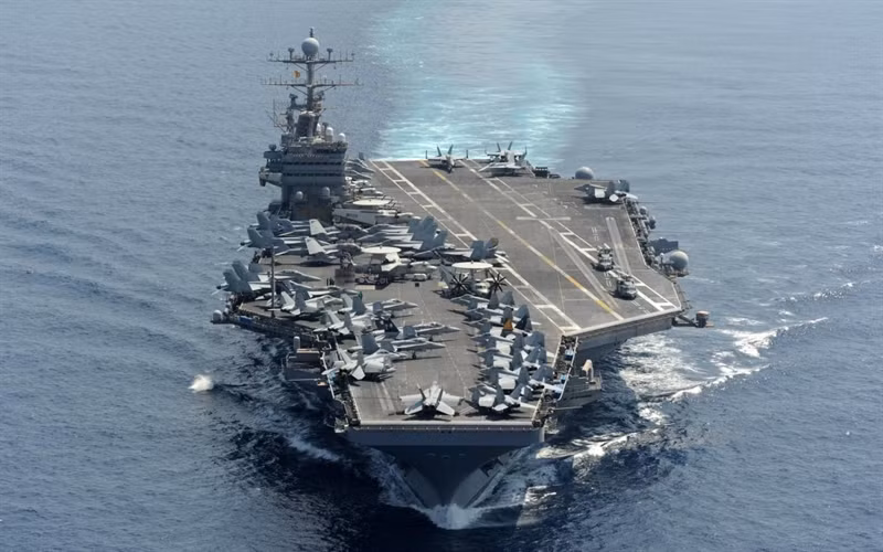 "Cơ hội để máy bay trên tàu sân bay đánh chặn hầu như không có, vì phạm vi hoạt động của tên lửa X-32 là khoảng hơn 1000 km, trong khi bán kính đánh chặn của tiêm kích hạm Mỹ khoảng 400km, tối đa là 600 km" chuyên gia Konstantin Sivkov nhận xét.