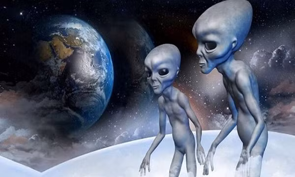 Phi hành gia Jim McDivitt và Edgar Mitchell trên tàu Apollo 14 từng công khai nhắc đến người ngoài hành tinh.