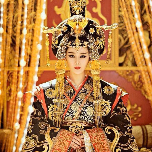 Thay vào đó, ông thề sẽ trung thành với Võ Tắc Thiên (lúc ấy đang đương Thái Hậu nhiếp chính cùng con trai Duệ Tông) để chiến đấu bảo vệ kinh thành đến cùng.
