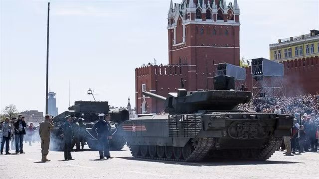Việc Nga tự tin về khả năng của tăng Armata trong môi trường tác chiến Bắc Cực là hoàn toàn có sở bởi trước đó Liên Xô và Nga sau này đã có kinh nghiệm trong chế tạo xe tăng và tác chiến tại môi trường khắc nghiệt này và dã khẳng định được sức mạnh trong Thế chiến thứ 2.