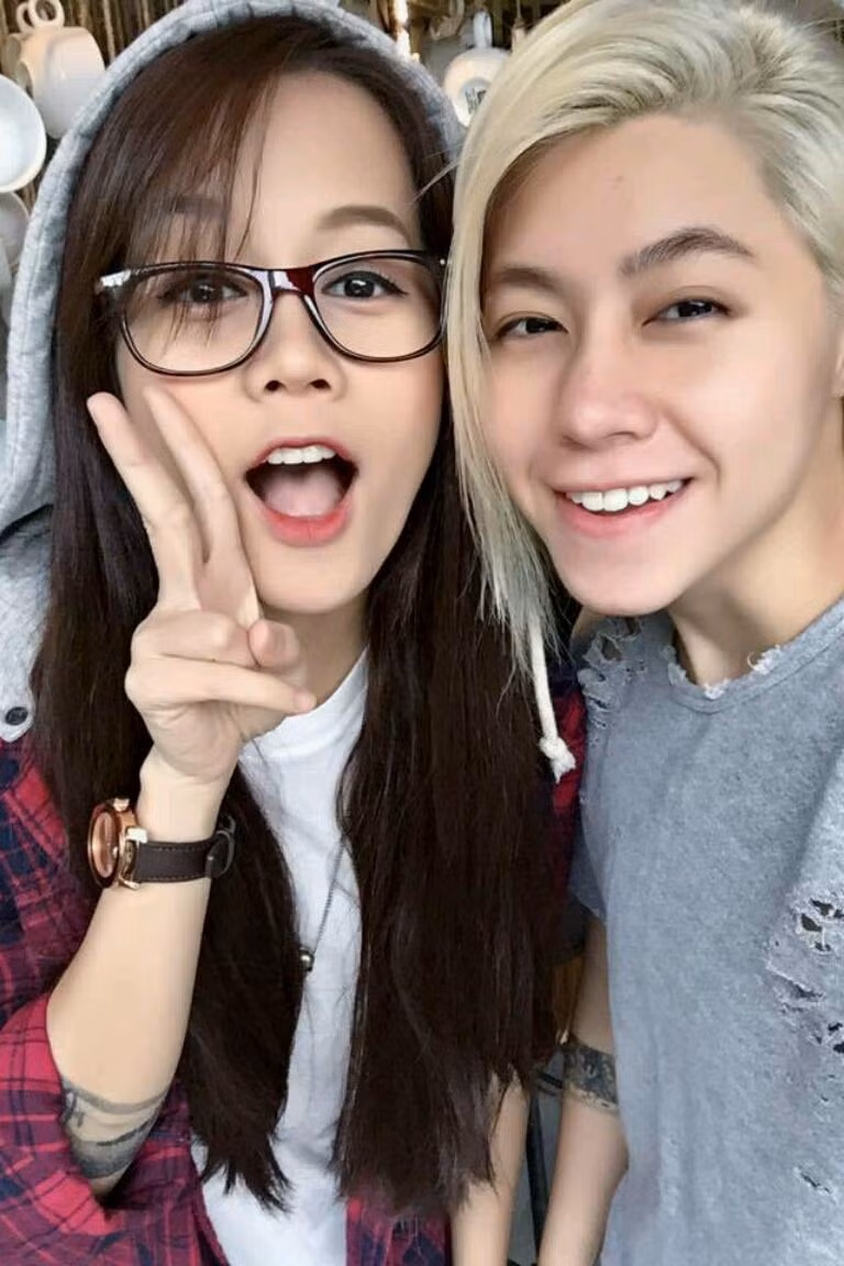 Nhiều người tưởng rằng mối quan hệ của cả hai đã "toang" từ lúc đó nhưng sau tất cả, họ vẫn ở bên nhau và có được hạnh phúc như hiện tại. Ảnh: Tổng hợp