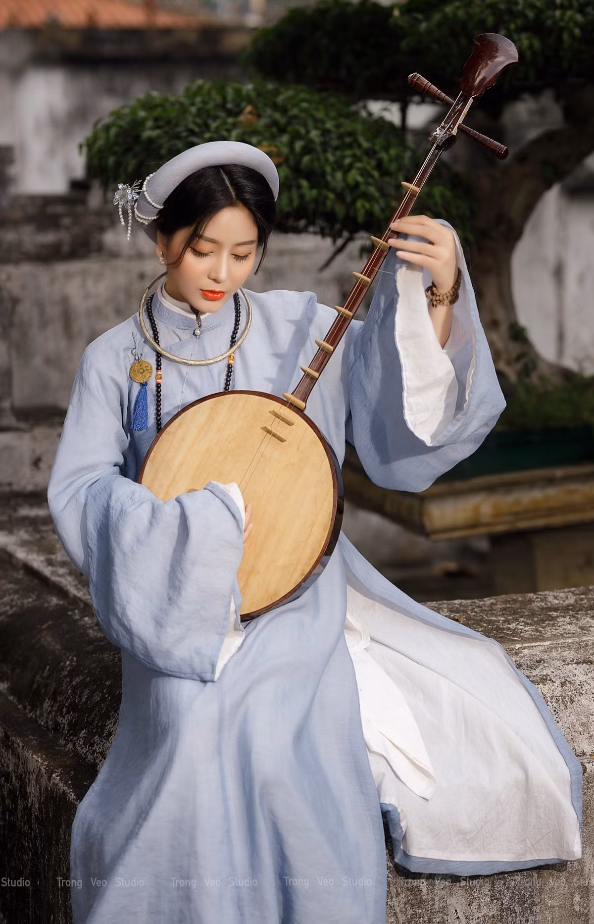 Là một cô gái trẻ ở thành phố hiện đại nhưng Ngọc Trân lại dành tình yêu cho những điều xưa cổ.
