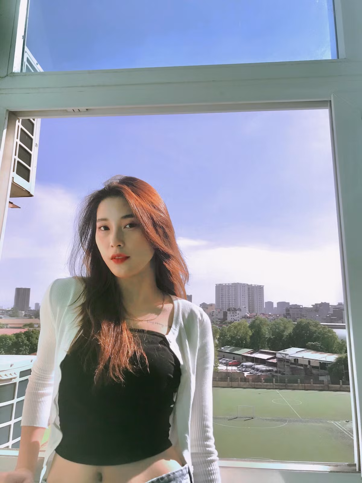 Nhiều người nhận định Thu Huyền là lớp kế cận tài sắc của những đàn chị nổi tiếng như Phạm Kim Huệ, Nguyễn Linh Chi, Phạm Thu Trang… Ảnh: FBNV