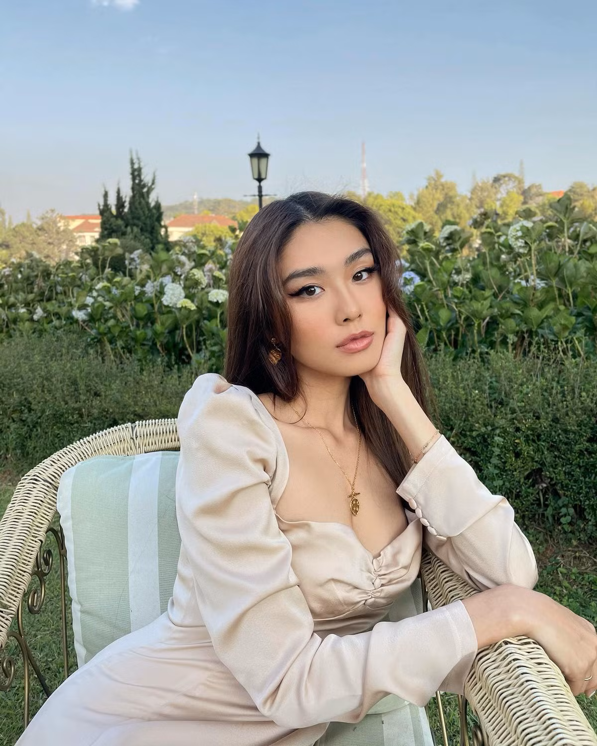 Thảo Nhi Lê là một trong những rich kid đình đám trên MXH, cô từng có thời gian hẹn hò với Huy Trần - người tình tin đồn của Ngô Thanh Vân.
