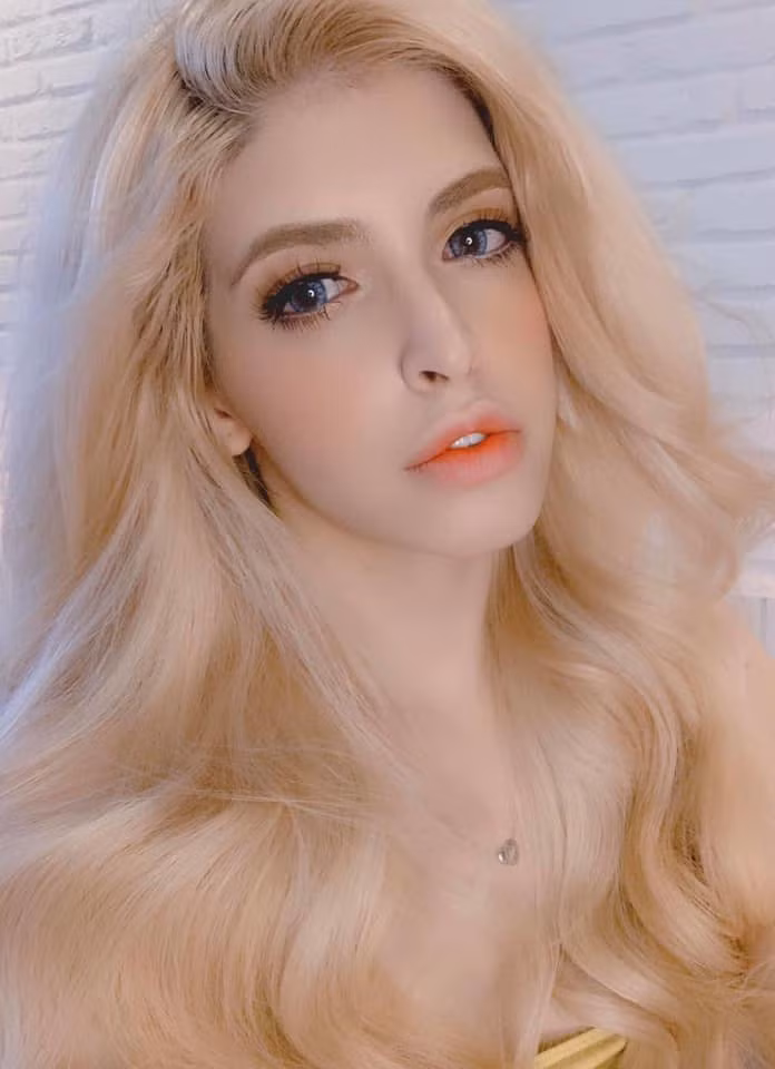 Hot girl Andrea rũ bỏ hình tượng một cô gái tuổi teen trong sáng, ngoan hiền, dễ thương và thay đổi thành một cô nàng cá tính, sexy, nóng bỏng.