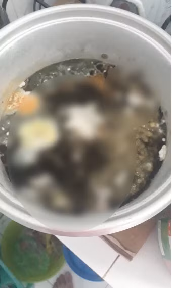 Hết nồi cơm, nồi canh đến nồi cháo, câu chuyện ”Phòng trọ sinh viên sau chuỗi ngày về quê ăn Tết” dường như chưa có hồi kết. Ảnh: Mỹ Châu