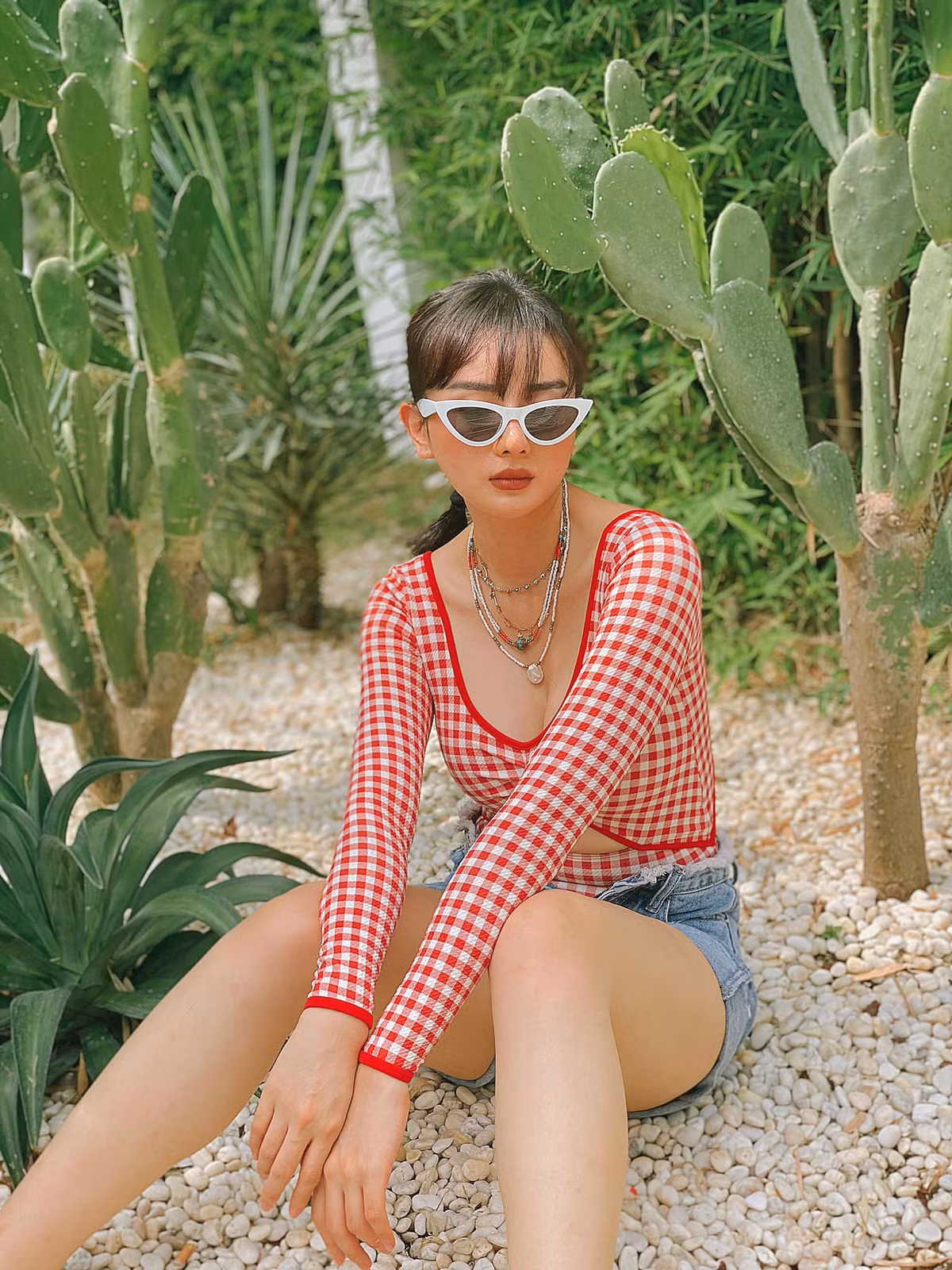 Luôn có người yêu thương, chiều chuộng như thế này bảo sao Angela Chu vẫn giữ được nhan sắc xinh đẹp, mặn mà không hề thay đổi.