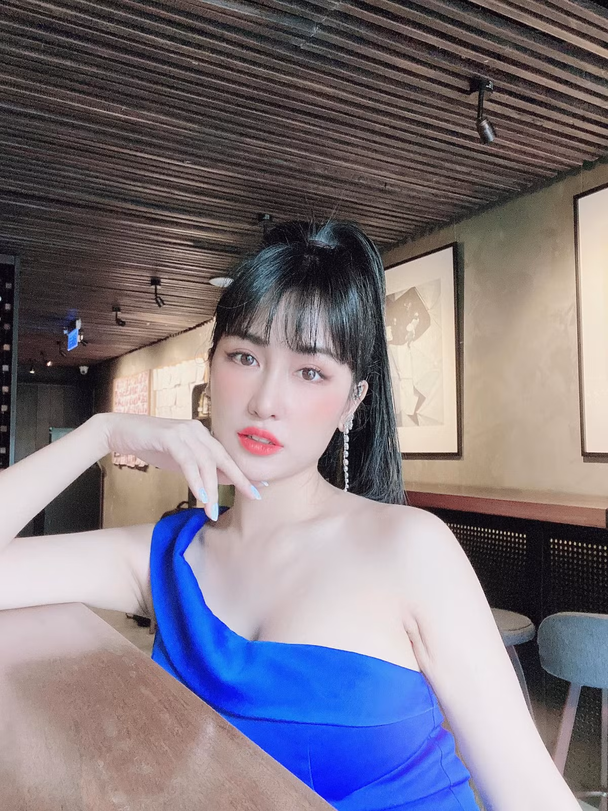 Sau hơn 10 năm làm DJ, hiện tại Trang Moon đã gặt hái được khá nhiều thành công trong sự nghiệp. Ngoài ra cô còn từng thử sức kinh doanh lounge và bar nhưng đều thất bại do bị lừa từ những người bạn mình tin tưởng.