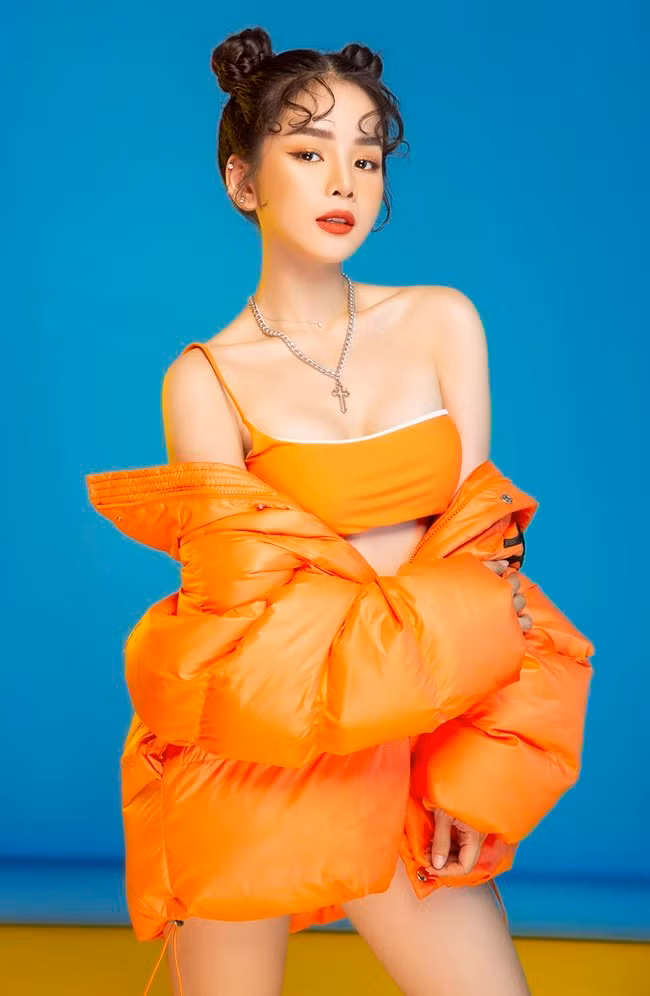 Sau nhiều năm lấn sân vào showbiz và trở thành nữ DJ nổi tiếng, Mie đã mua được một căn nhà trị giá khoảng 3-4 tỷ và đã tậu xe hơi riêng cho mình.
