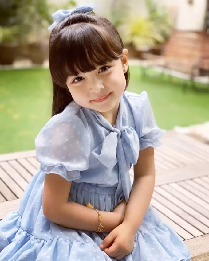 Từ khi mới chào đời, cô bé đã gây chú ý bởi sở hữu vẻ đẹp trong sáng, đáng yêu như thiên thần.