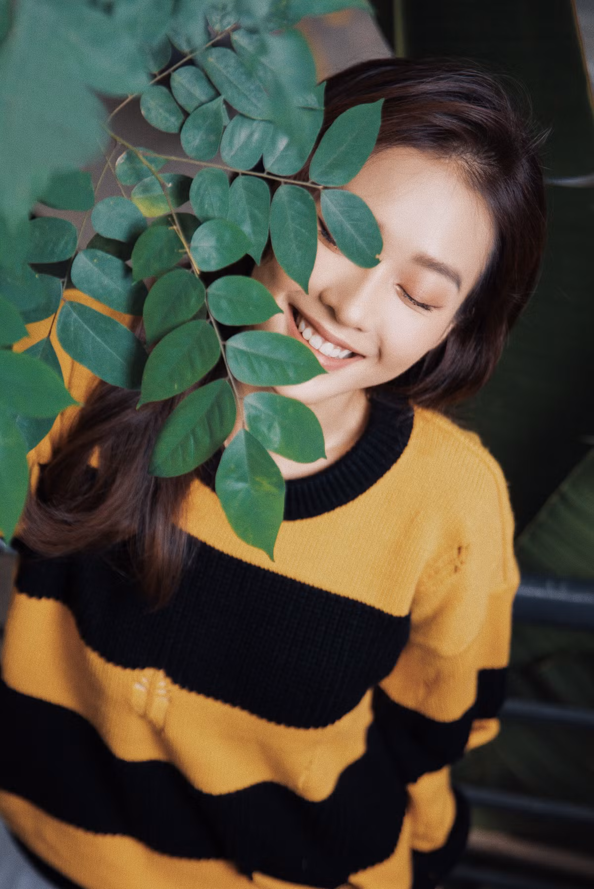 Sau hơn 8 năm nổi tiếng và lấn sân vào showbiz, Khả Ngân đã có trong tay một khối tài sản đáng ngưỡng mộ. Ngoài căn hộ ở TP.HCM, cô nàng còn thường xuyên trưng diện nhiều hàng hiệu đắt tiền.