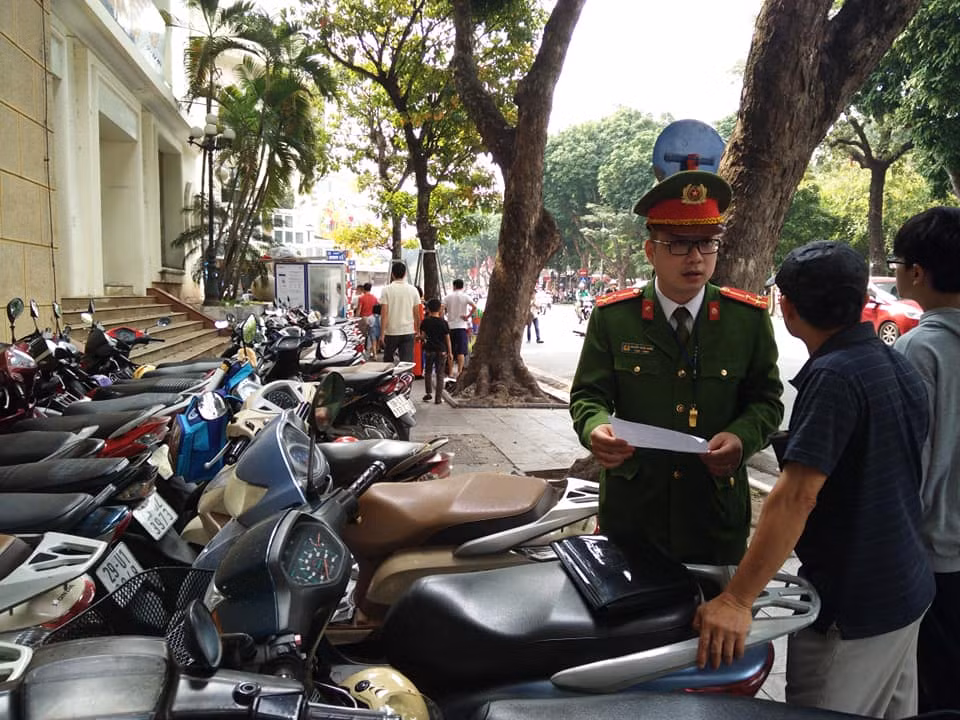 Ha Noi: Mot co so trong xe vi pham bi phat 25 trieu dong