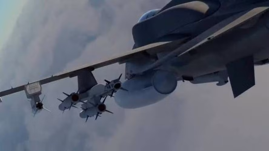Tập đoàn Lockheed Martin khẳng định rằng tiêm kích F-21 được chế tạo đặc biệt theo yêu cầu của không quân Ấn Độ và đóng vai trò như bước đệm của nước này nhằm bước tới tiêm kích F-35.